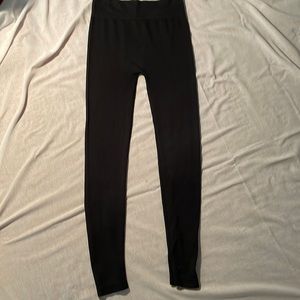 New Mix black leggings/yoga pants size L
